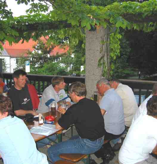 dol020815g.jpg (76385 bytes)