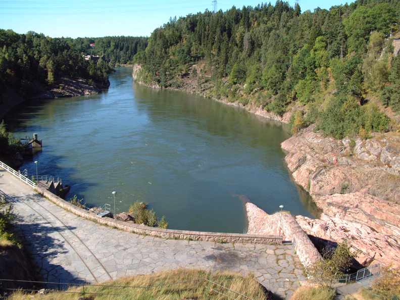 Dscf2502-g.jpg (61780 bytes)